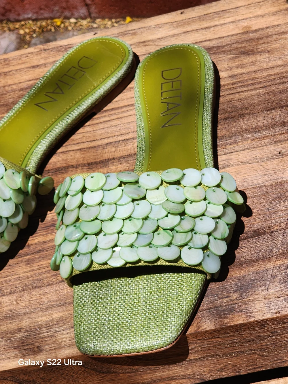 Deltan Women's Sublime Green Flora Disc Flat Sandals Size 6.5